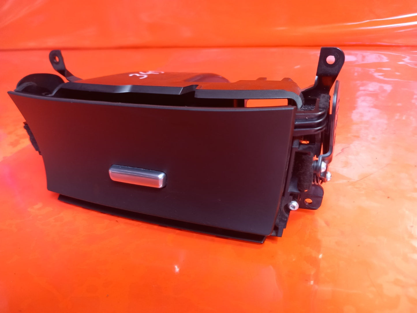 2019 Ford Galaxy MK3 Zetec Ashtray EM2B-R045P64-AN Warranty A345 - Image 4