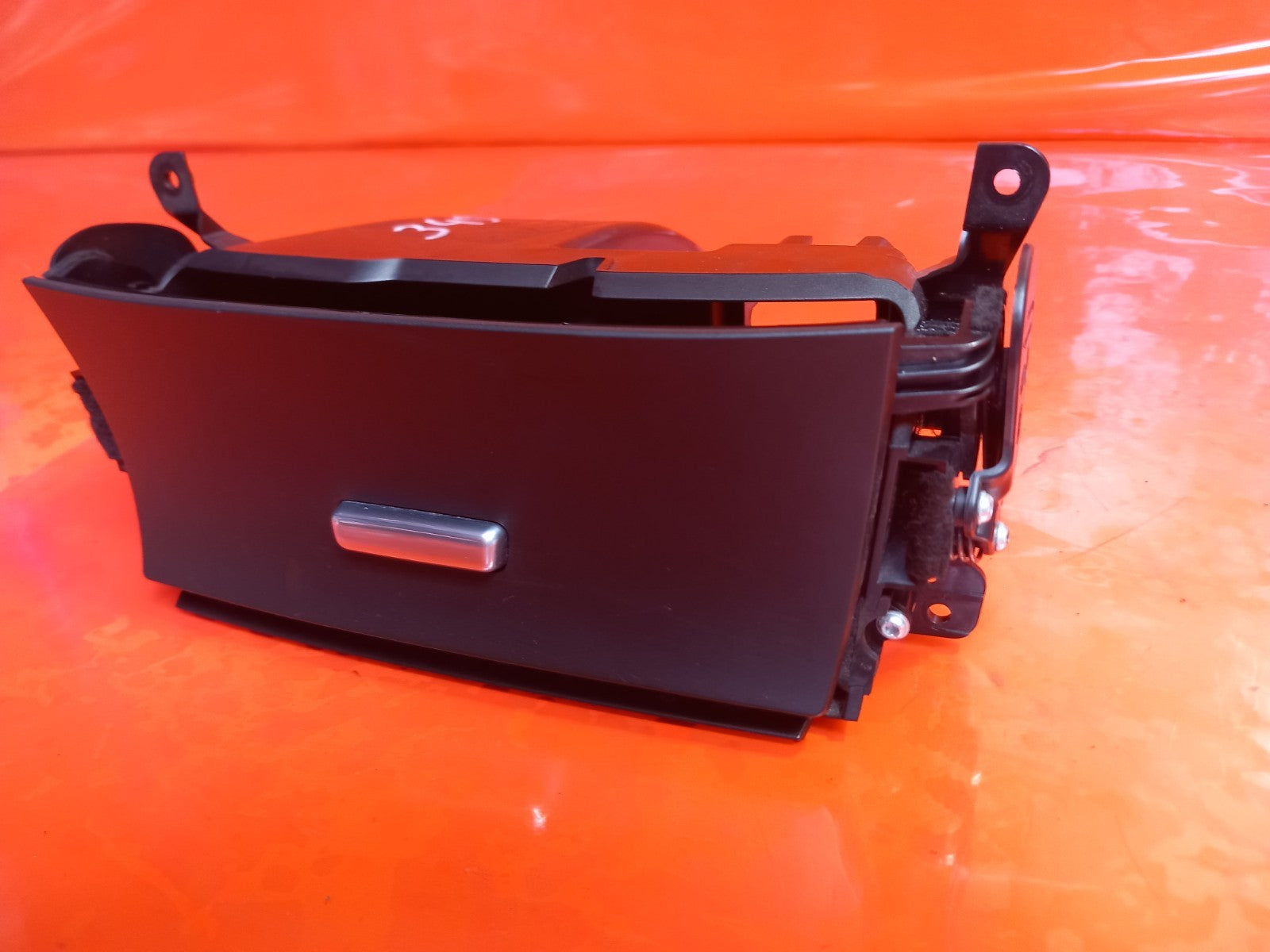 2019 Ford Galaxy MK3 Zetec Ashtray EM2B-R045P64-AN Warranty A345 - Image 4