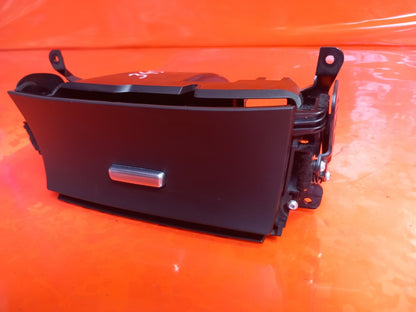 2019 Ford Galaxy MK3 Zetec Ashtray EM2B-R045P64-AN Warranty A345 - Image 4