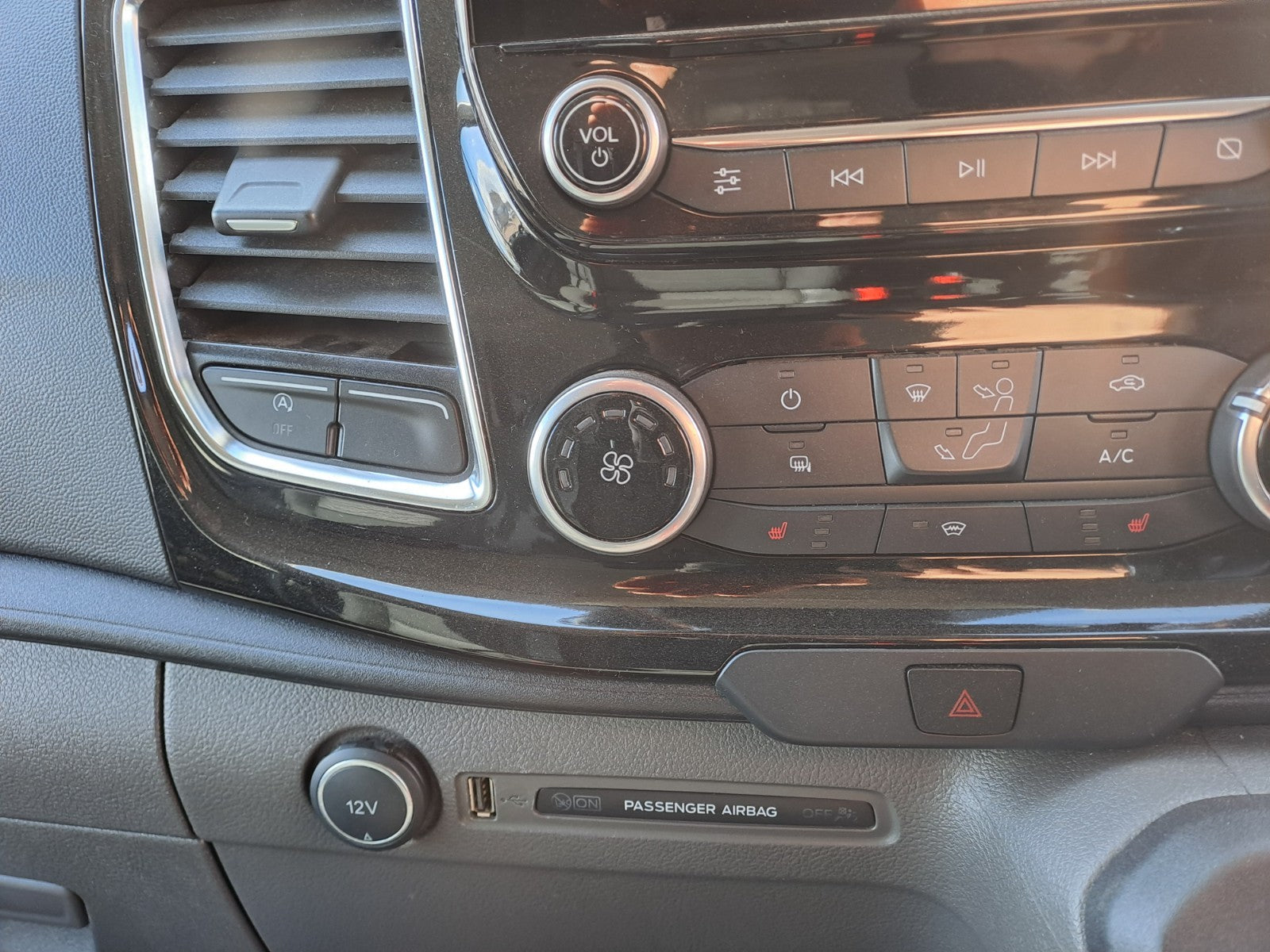 ✅2021 Ford Transit Custom Heater Control Panel Switch KK2T-19980-MA A372 - Image 2