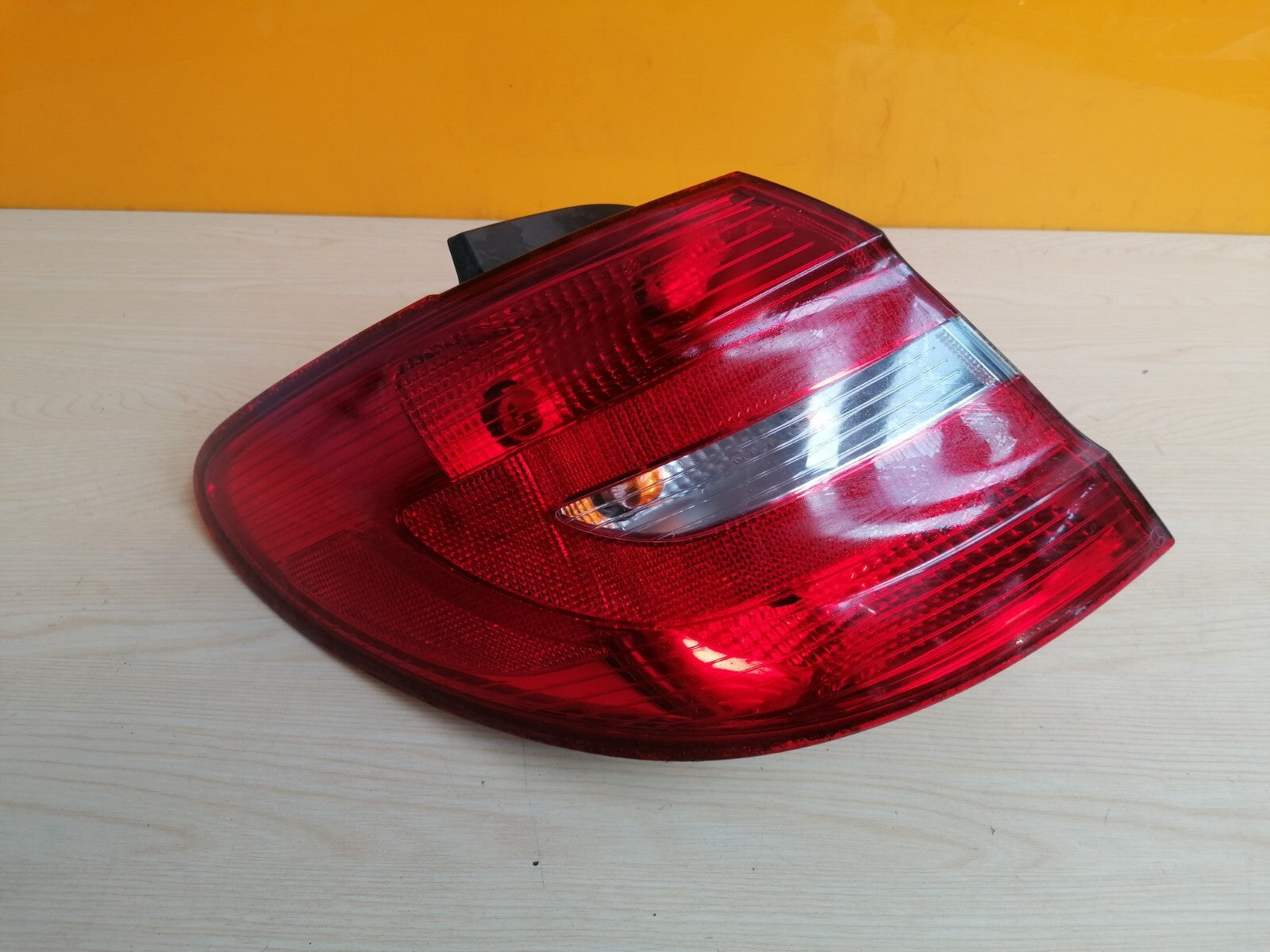 MERCEDES B180 W246 1.8 DIESEL 2012 PASSENGER SIDE REAR LIGHT A2468200164 A037 - Image 1