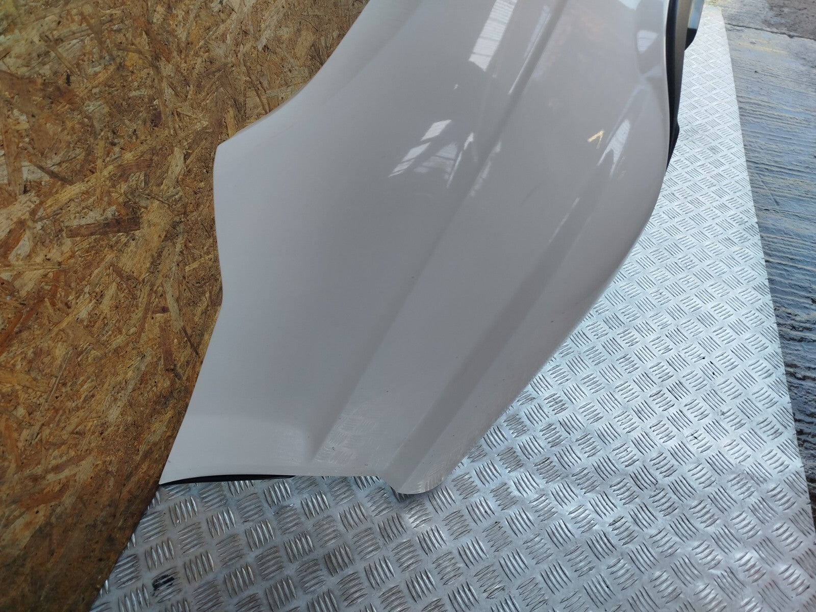 ✅2011 MERCEDES C CLASS W204 2.1 DIESEL REAR BUMPER WHITE 650 Scratches A283 - Image 4
