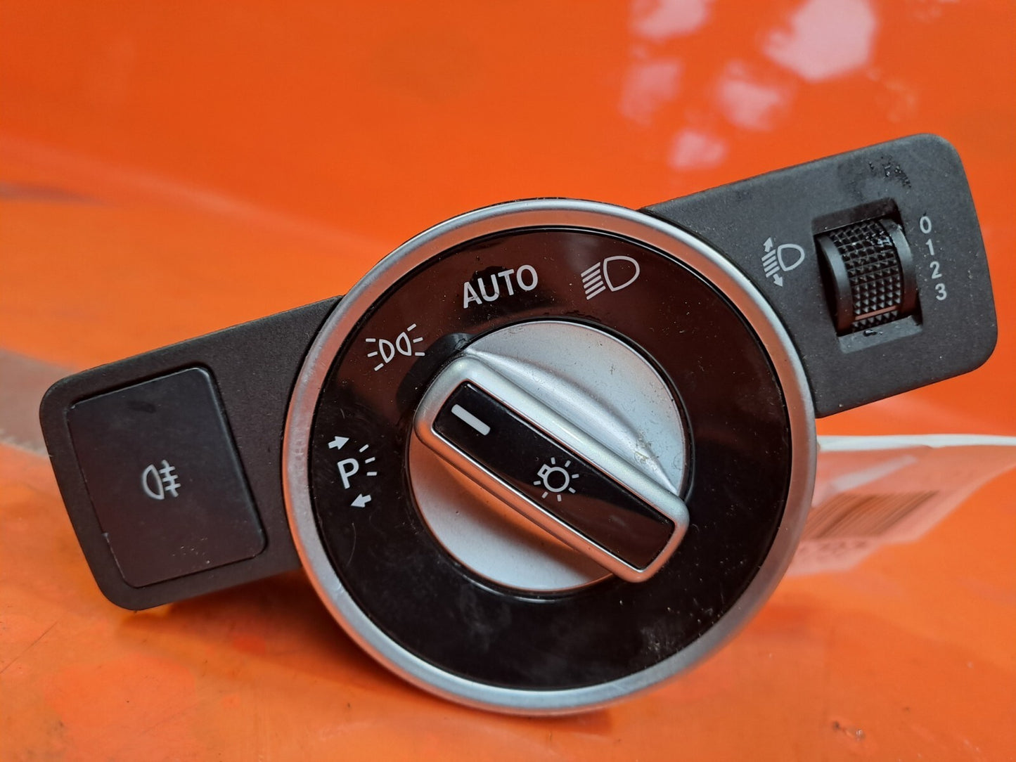 ✅MERCEDES W176 A180 1.6 PETROL 2012 HEADLIGHT CONTROL SWITCH A2129050651 A213 - Image 1