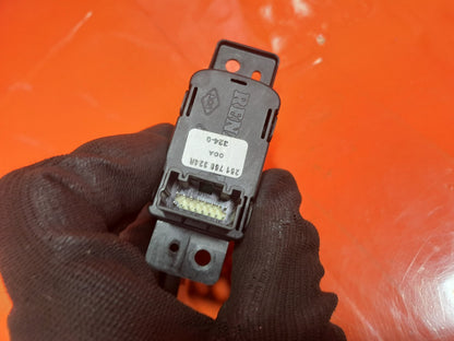 ✅2021 Renault Captur MK2 Iconic Parking Brake Switch 251758324R + Warranty A385 - Image 9