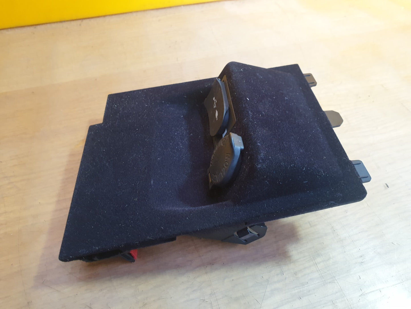 ✅2019 Lexus NX 300H Center Console AUX Jack & USB Switch 86190-11010 A146 - Image 5