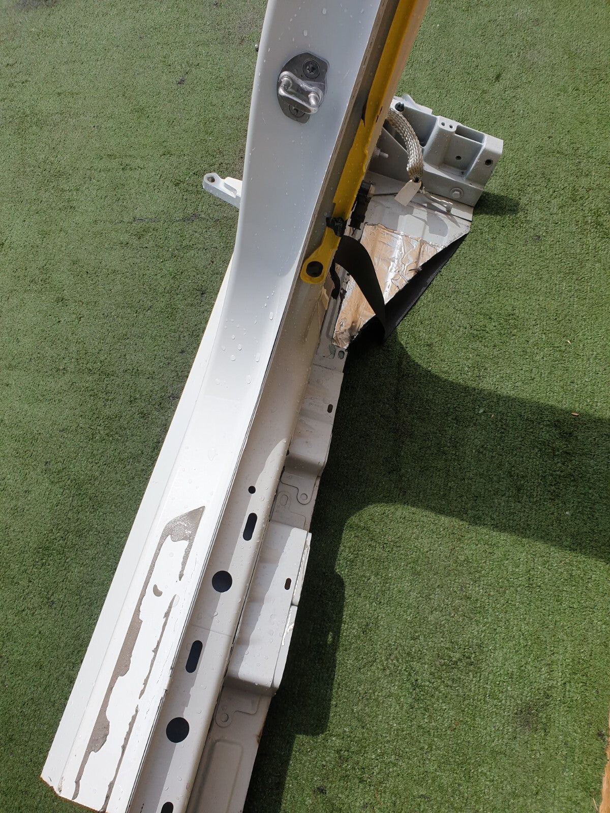 ✅2022 TESLA MODEL Y RIGHT SIDE B PILLAR SILL CUT WHITE + WARRANTY A172 - Image 12