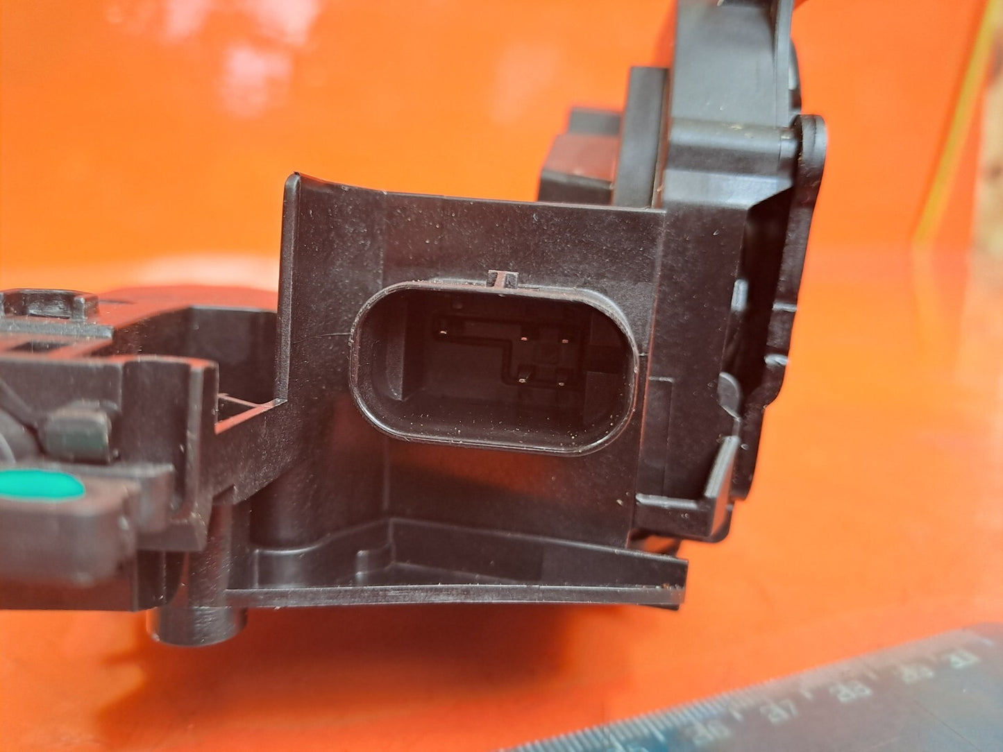 TESLA MODEL 3 LONG 2024 FRONT LEFT DOOR LOCK MECHANISM 1738946-01-D Warranty - Image 9