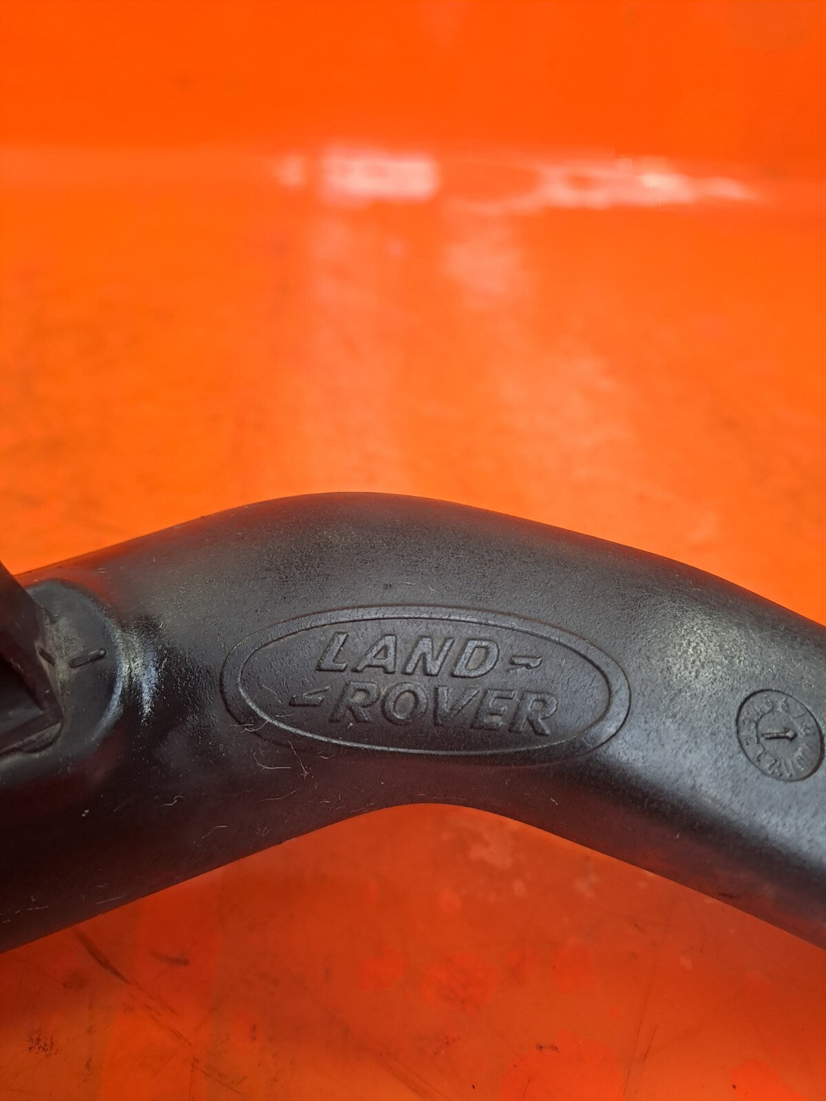 Land Rover Discovery 4 3.0 Diesel 2015 AIR INTAKE HOSE PIPE GH22-7990AA Warranty - Image 8