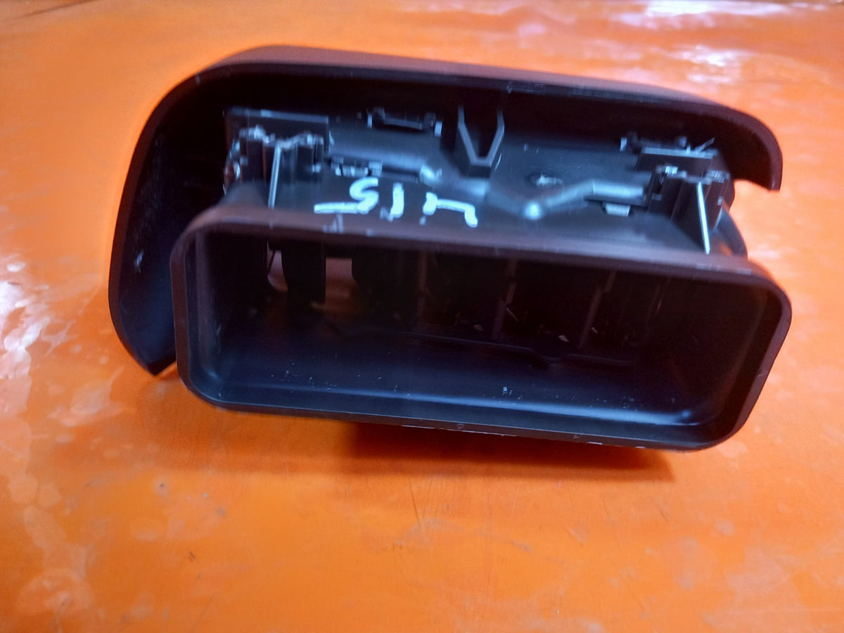 Citroen Berlingo 650 1.5 Diesel 2021 Left Dashboard Air Vent Warranty A415 - Image 5