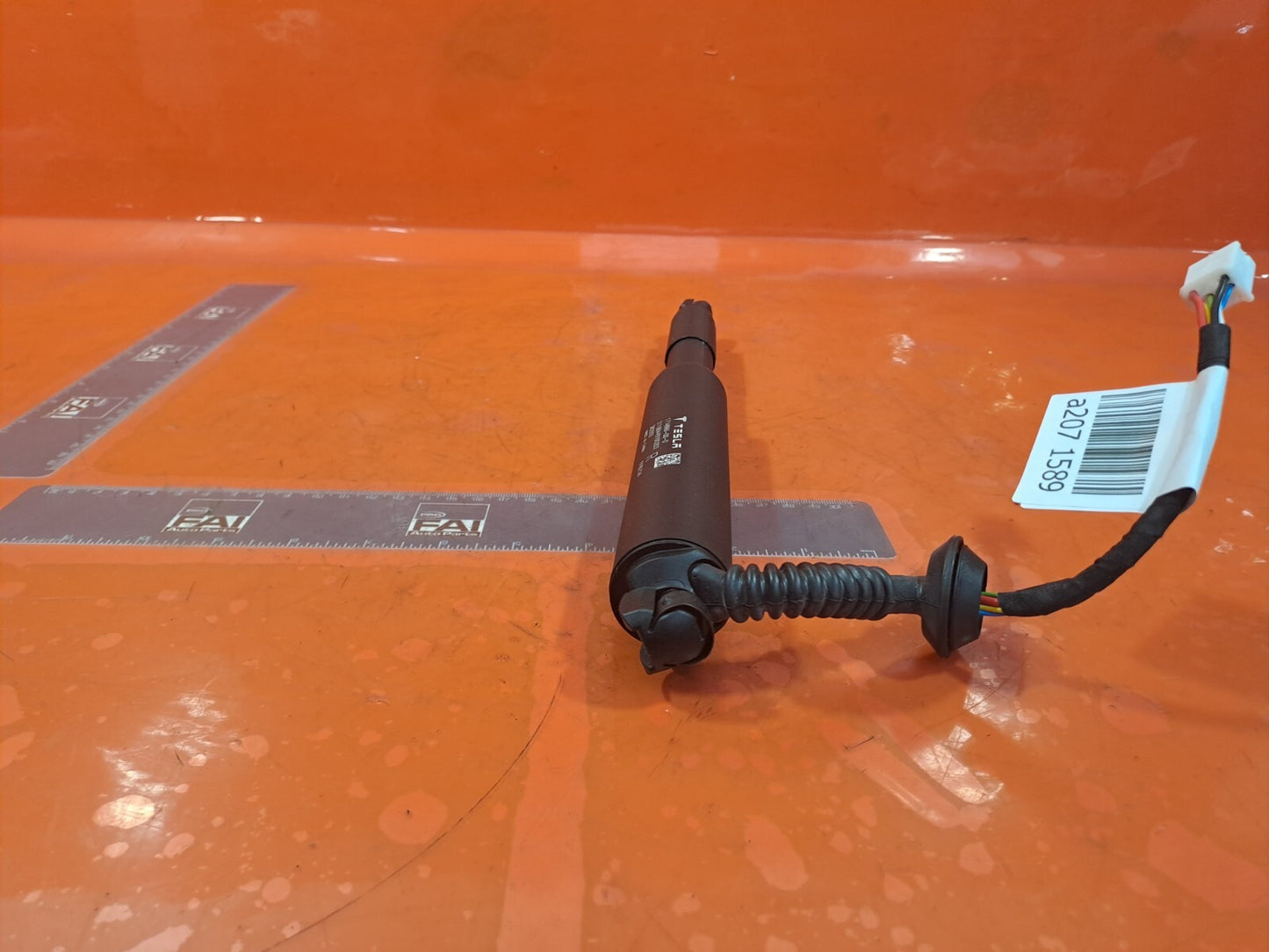 2024 TESLA MODEL 3 LONG TAILGATE BOOT LID STRUT RIGHT 1714866-00-D WARRANTY A207 - Image 3
