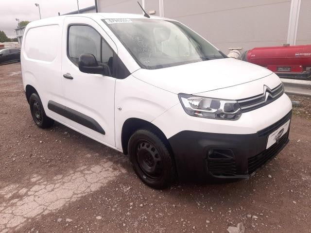 Citroen Berlingo 1.5 Diesel 2022 Breaking Price Per Wheel Nut Only White A417 - Image 2
