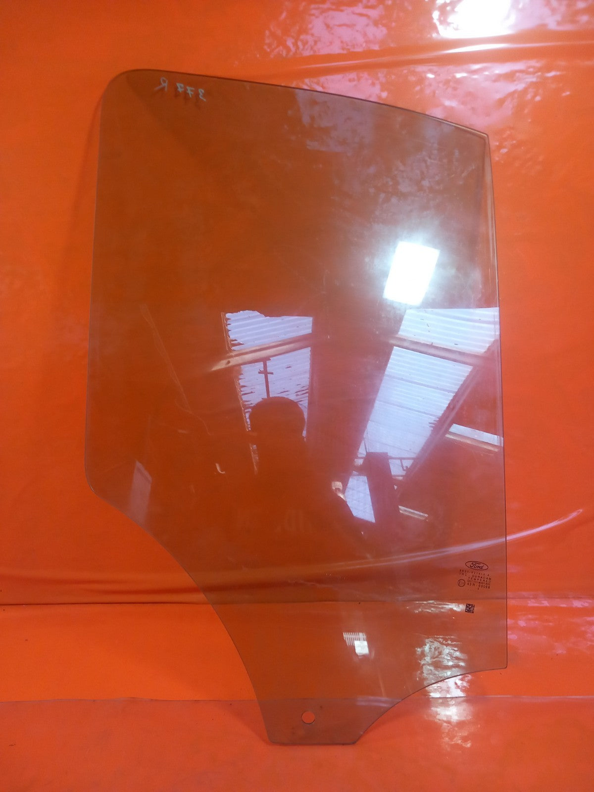 2015 Ford Tourneo Custom Front Right Door Glass BK21-V21410-A Warranty A377 - Image 1