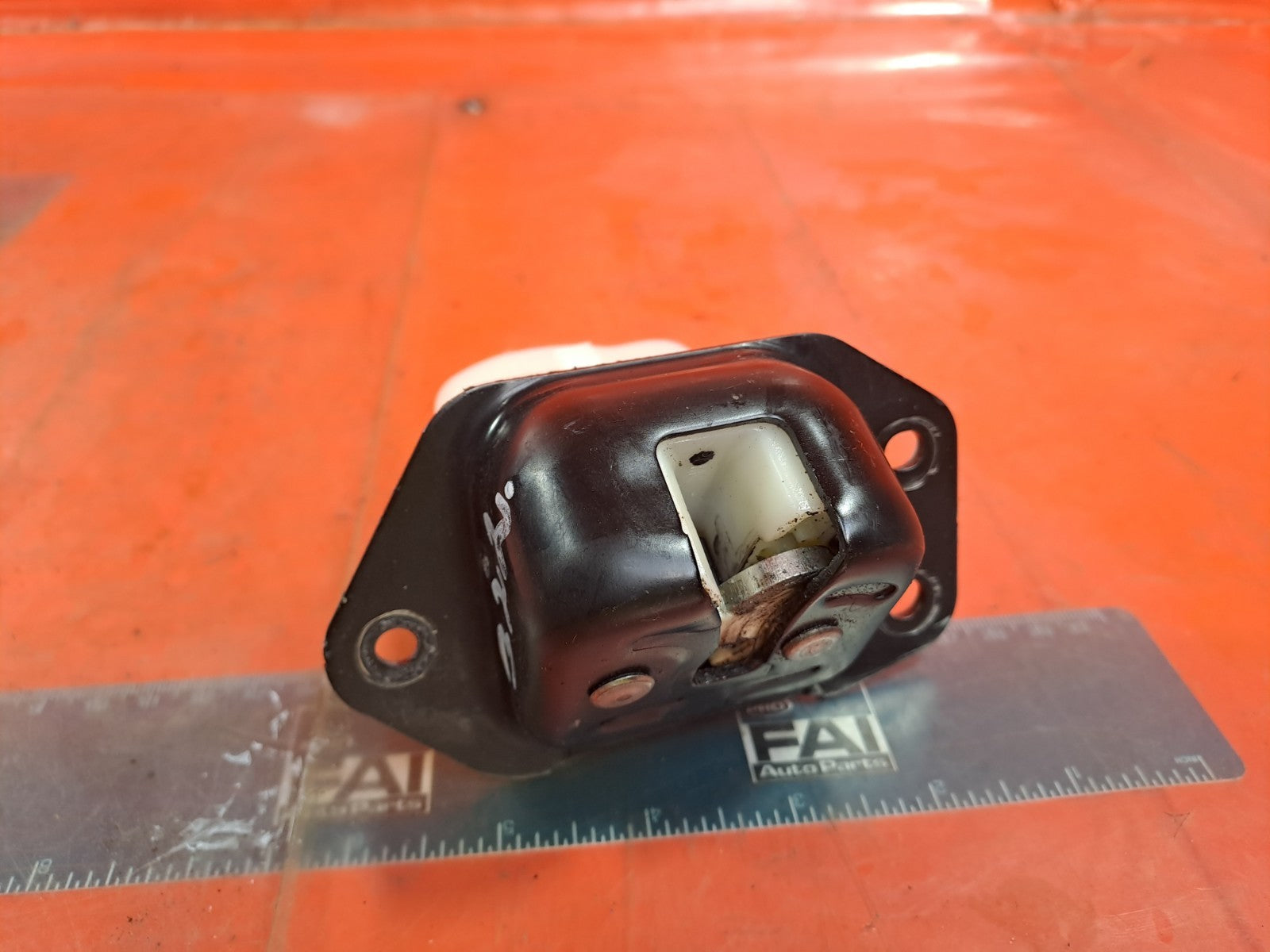 ✅NISSAN JUKE TEKNA 1.5 DIESEL 2017 TAILGATE BOOT LID LOCK CATCH MECHANISM A322 - Image 3