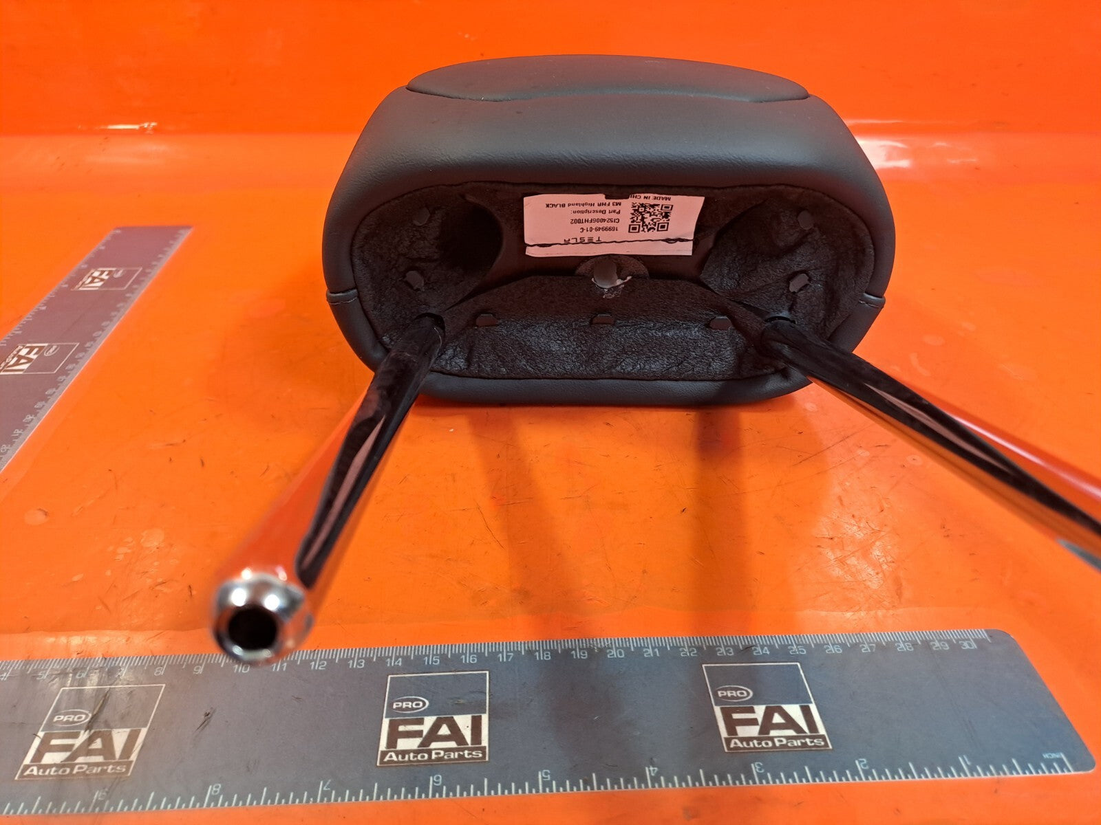 ✅TESLA Model 3 Long 2024 FRONT RIGHT HEADREST 1699949-01-C Warranty A207 - Image 2