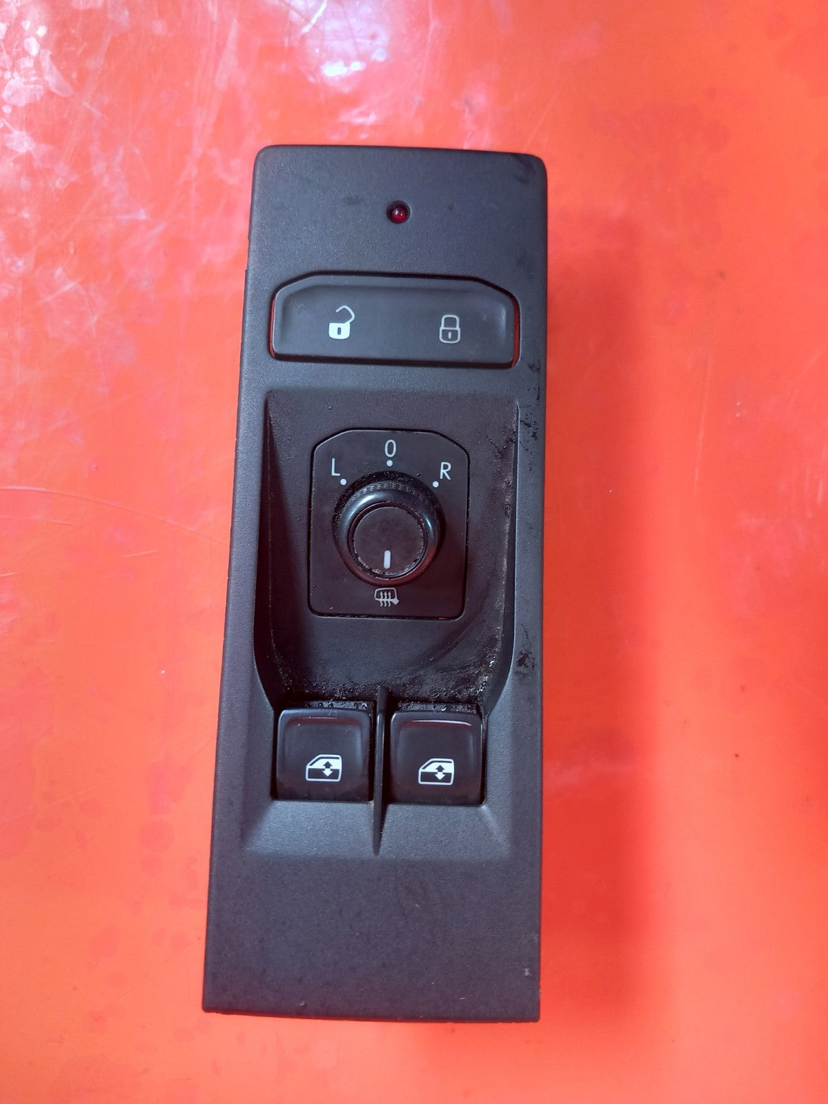 VW Transporter T30 2.0 Diesel 2021 Front Right Window Switch 7LA868247 A410 - Image 2