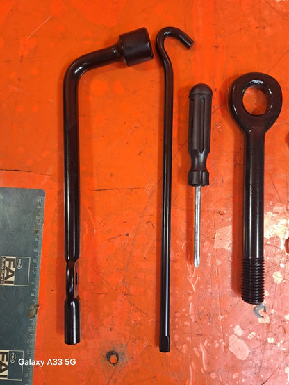 ✅Ssangyong Tivoli Ex 1.6 Diesel 2017 Jack Tool Kit Warranty A230