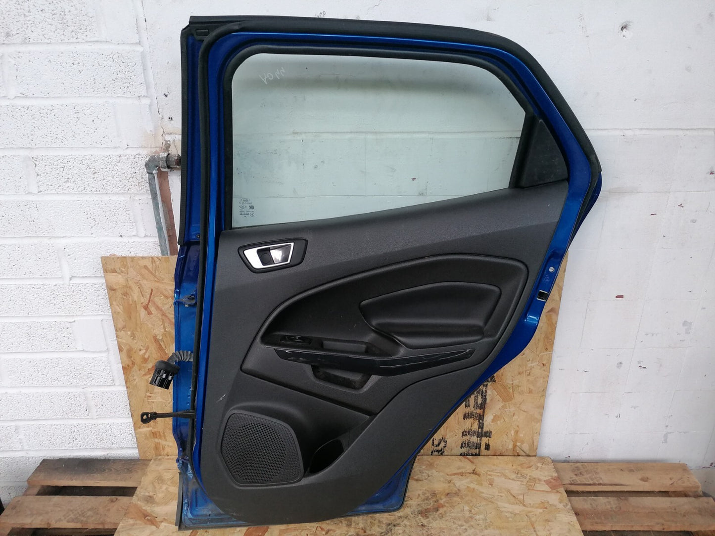 2015 FORD ECOSPORT 1.0 PETROL REAR RIGHT DRIVER SIDE DOOR BLUE scrathes