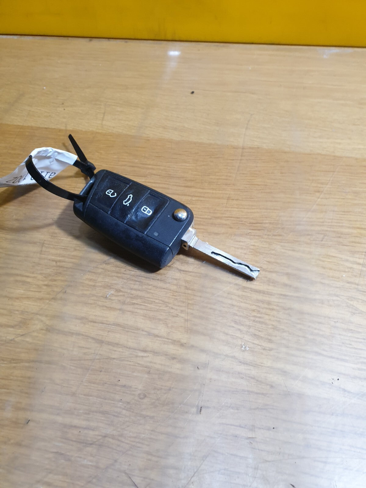 ✅2018 SKODA FABIA MONTE CARLO 1.0P 3 BUTTON REMOTE FLIP KEY FOB + WARRANTY A110