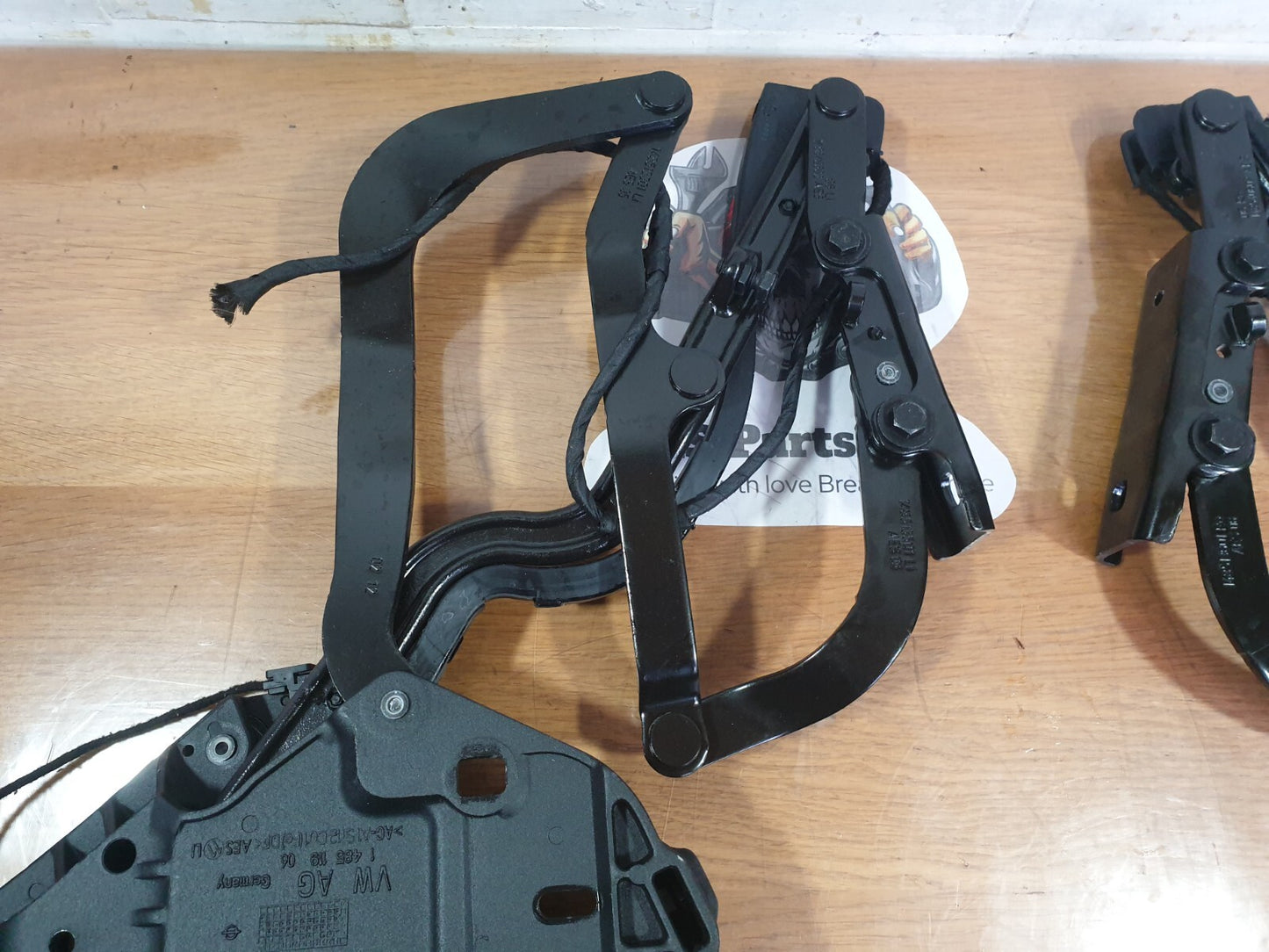 AUDI A5 CABRIO S LINE 2.0 DIESEL 2012 CONVERTIBLE TOP HINGES ASSEMBLY PAIR A218