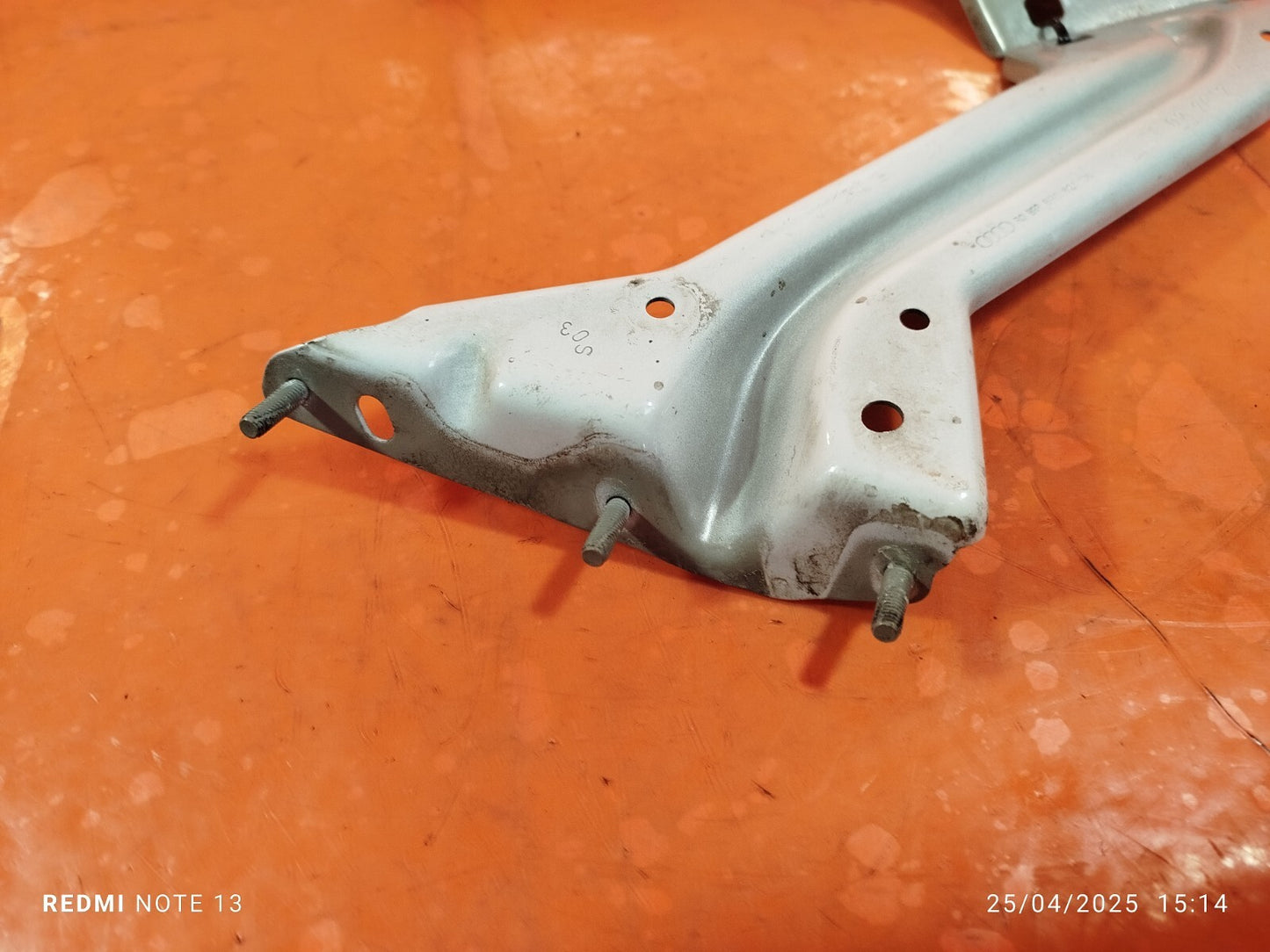 ✅Audi Q5 S Line 2.0 Petrol 2012 FRONT WING BRACKET BRACES 8R0821136 Warranty
