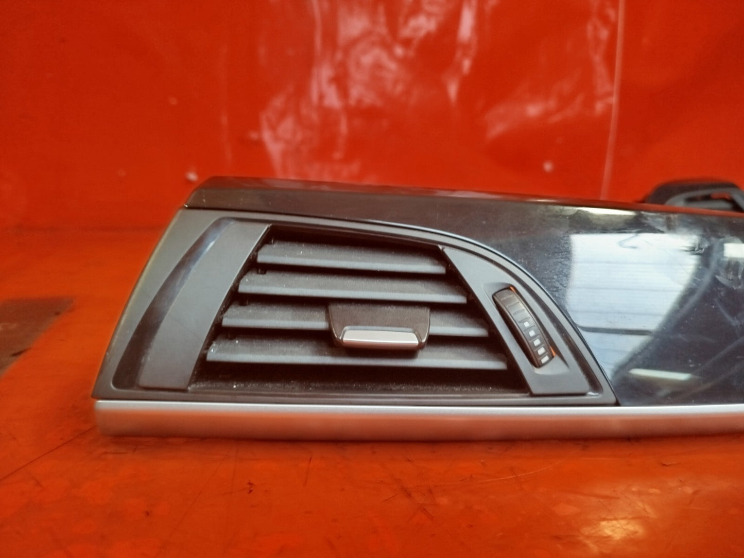 ✅BMW F20 116D URBAN 2.0 DIESEL 2012 DASHBOARD AIR VENTS 9205355 9205356 9226073