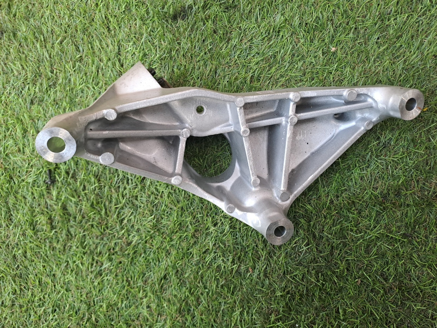 2024 TESLA MODEL 3 LONG ENGINE MOUNTING BRACKET LEFT 1093278-50-B +WARRANTY A207