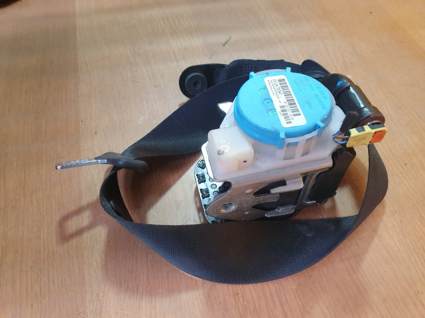 MERCEDES W176 A180 FRONT LEFT SEAT BELT A1768602185 XAA