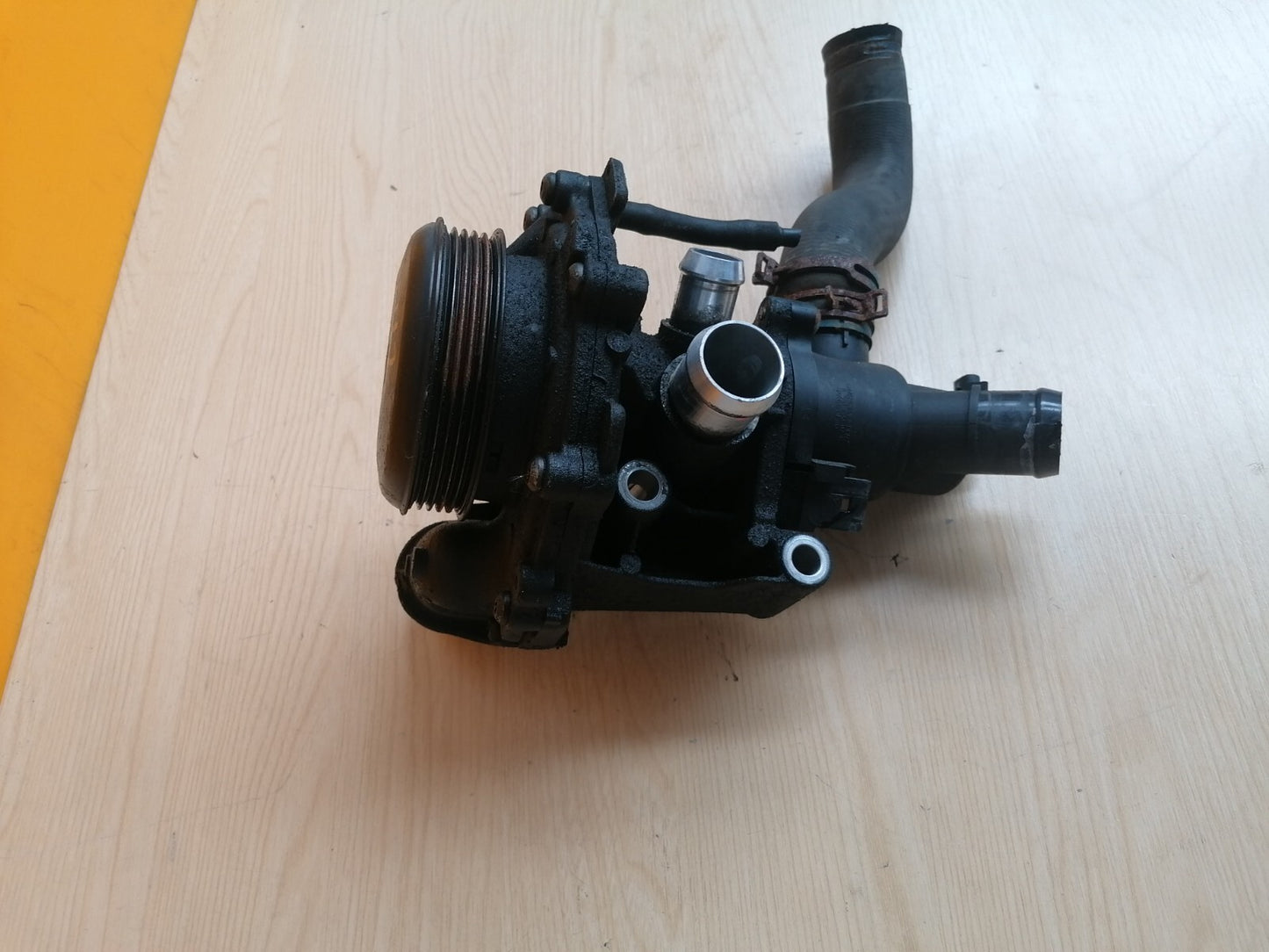 MERCEDES A200 W176 2.1 DIESEL 2015 WATER COOLANT PUMP A6512000501 A047
