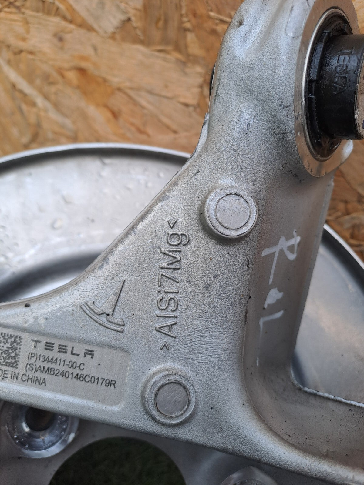 2024 TESLA MODEL 3 LONG REAR LEFT WHEEL HUB KNUCKLE 1344411-00-C +WARRANTY A207