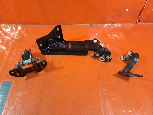 ✅Volkswagen Crafter Cr35 Startline 2015 2.0 Diesel Door Rollers A9067600247 A278
