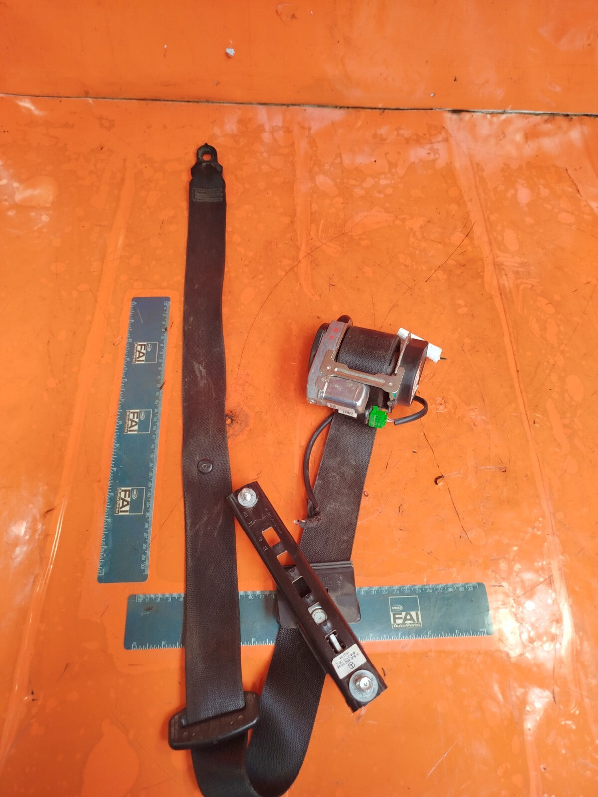 ✅VW CRAFTER CR35 2.0 DIESEL 2017 FRONT RIGHT SEAT BELT 601384100 A9068600088