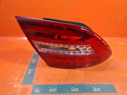 ✅MERCEDES W204 C220 AMG SPORT 2.1 DIESEL 2012 REAR LEFT TAIL LIGHT 2048205464