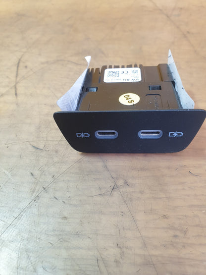 ✅VW GOLF MK8 1.5 PETROL 2022 REAR DOUBLE USB CHARGING PORT 2G6035954 Warranty
