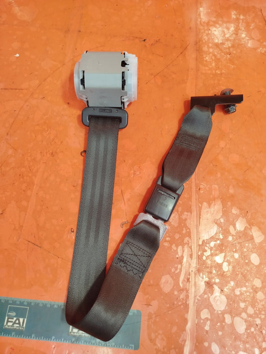 ✅SSANGYONG TIVOLI ELX REAR CENTRE MIDDLE SEAT BELT 75605-35000 Warranty xAA