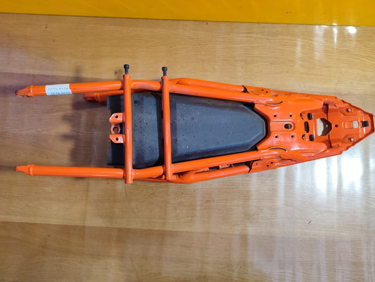 ✅KTM RC125 PETROL 2023 SEAT SUBFRAME Warranty A116