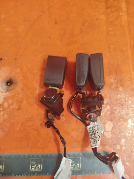 ✅Ssangyong Tivoli Ex 1.6 Diesel 2017 REAR SEAT BELTS BUCKLE Warranty A230