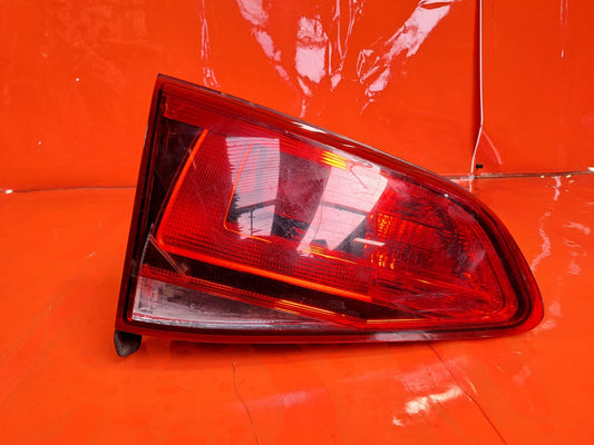 ✅VW GOLF MK7 1.4 PETROL 2015 REAR LEFT INNER LIGHT 5G0945093AF 5G0945259A A113