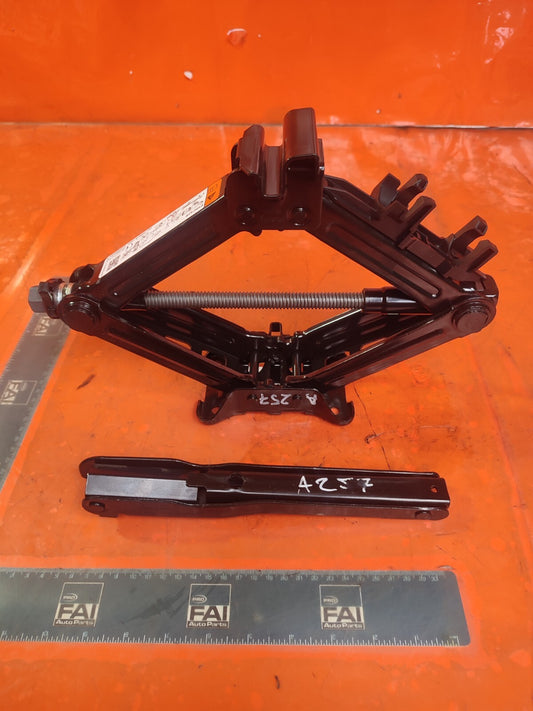 ✅2018 FORD FOCUS MK4 CAR LIFTING JACK TOOL JX7C-17A078-AA + WARRANTY A175