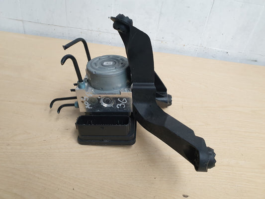 2018 BMW F46 216D 1.5 DIESEL ABS BRAKE PUMP 6891409 A036