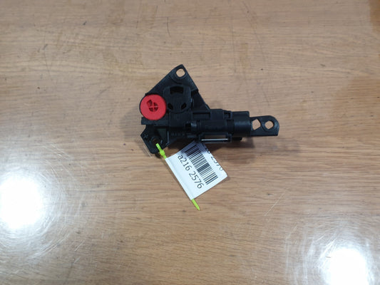 2010 BMW 5 SERIES F11 2.0D CENTRE CONSOLE ARMREST LOCK MECHANISM 03F1010023 A216