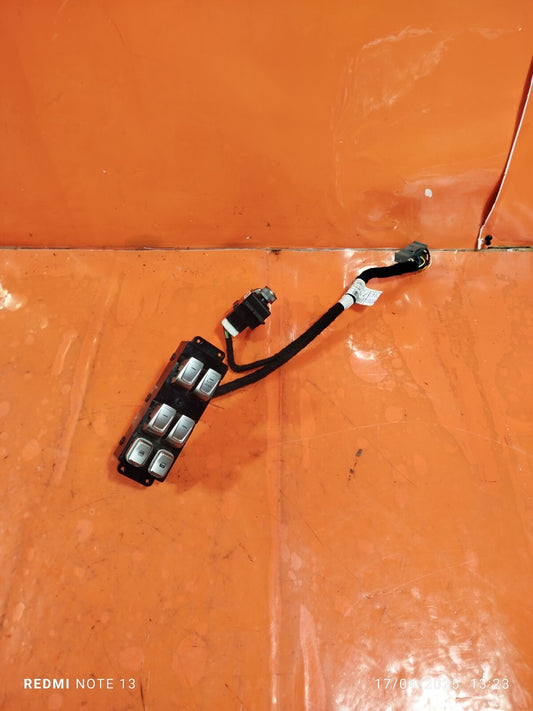 ✅SSANGYONG TIVOLI Elx 1.6 DIESEL 2016 FRONT RIGHT WINDOW SWITCH 85501-35000 A279