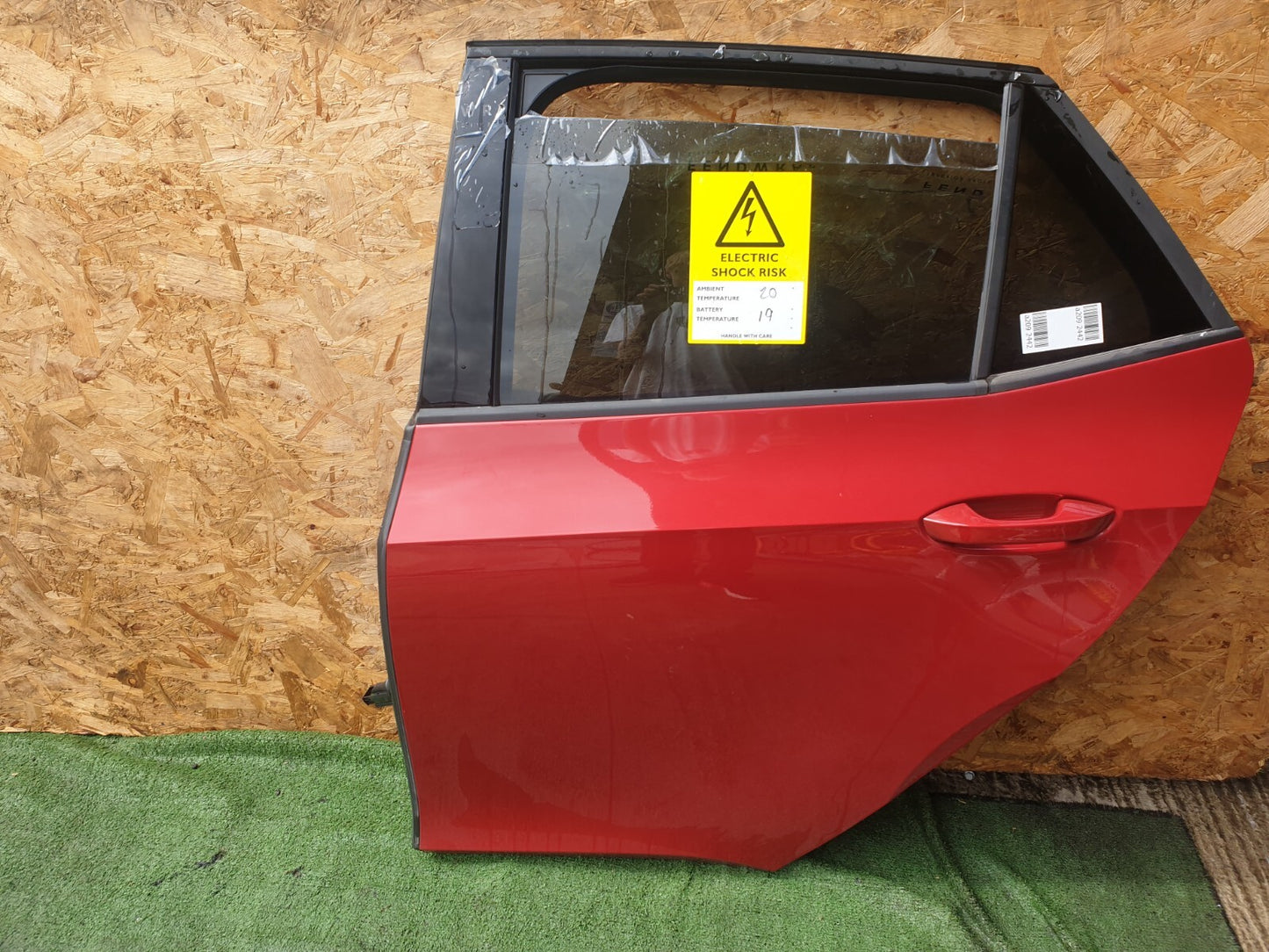 CUPRA BORN V2 Ev 2023 REAR LEFT DOOR COMPLETE RED Warranty A209