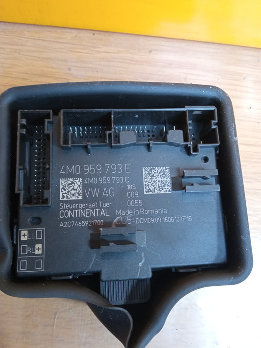 ✅AUDI A5 S-LINE 2.0 DIESEL 2016 FRONT RIGHT DOOR CONTROL MODULE 4M0959793E A142