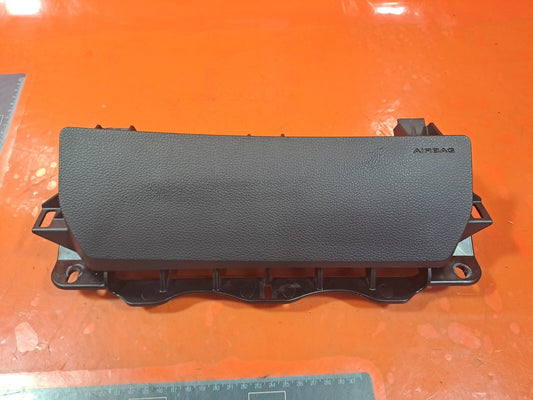 Ssangyong Tivoli Ex 1.6 Diesel 2017 RIGHT KNEE ARBAG 86203-35500 Warranty A230