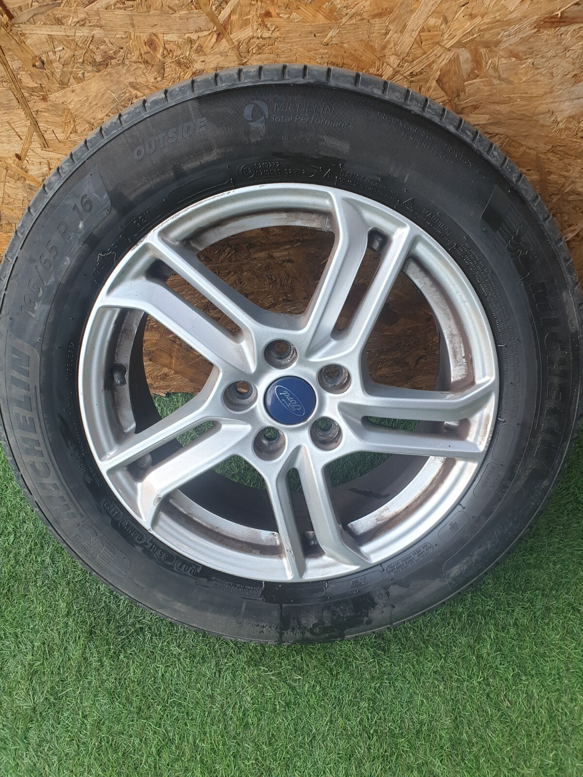 ✅FORD FOCUS 1.5 DIESEL 2018 ALLOY WHEEL WITH TYRE 195/65 R16 Warranty A242