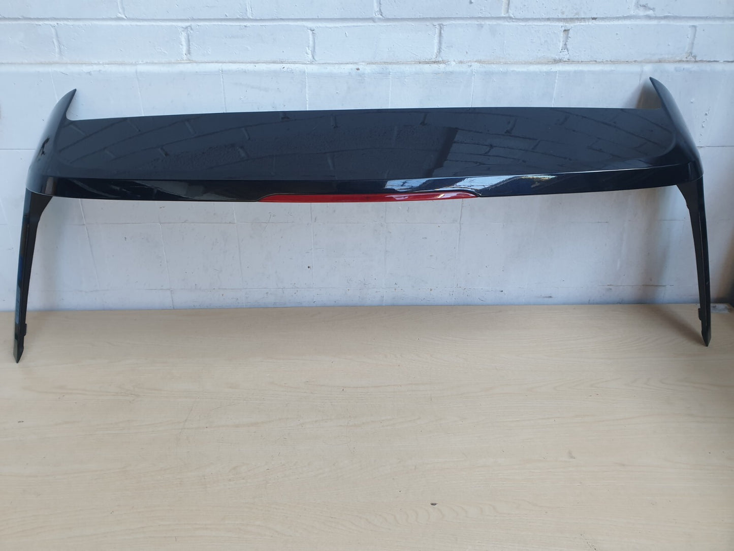 BMW F46 216D 1.5 DIESEL 2018 SPOILER REAR TAILGATE 7349464