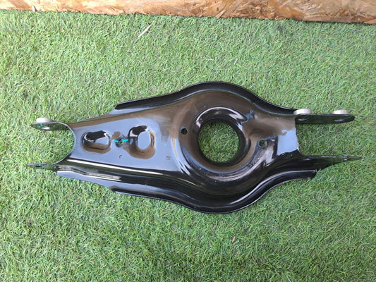 2024 TESLA MODEL 3 LONG REAR LEFT SUPPORT ARM 1288451-00-A + WARRANTY A207