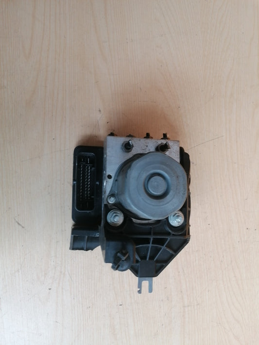MERCEDES GLA CLASS 2013-2020 ABS PUMP A0004311700 X00