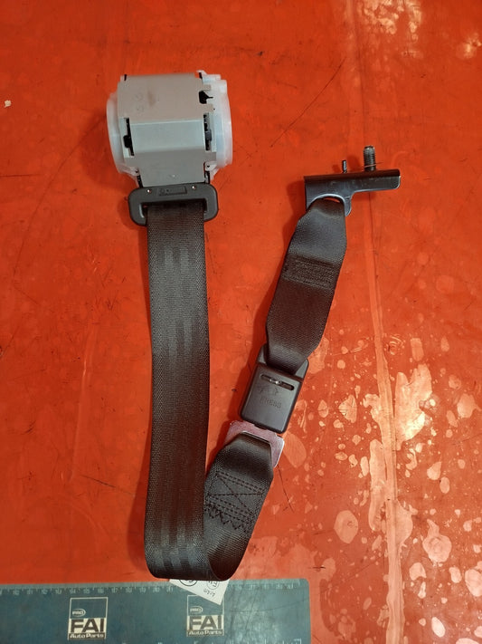 ✅SSANGYONG TIVOLI REAR CENTRE MIDDLE SEAT BELT 75605-35000 Warranty xAA