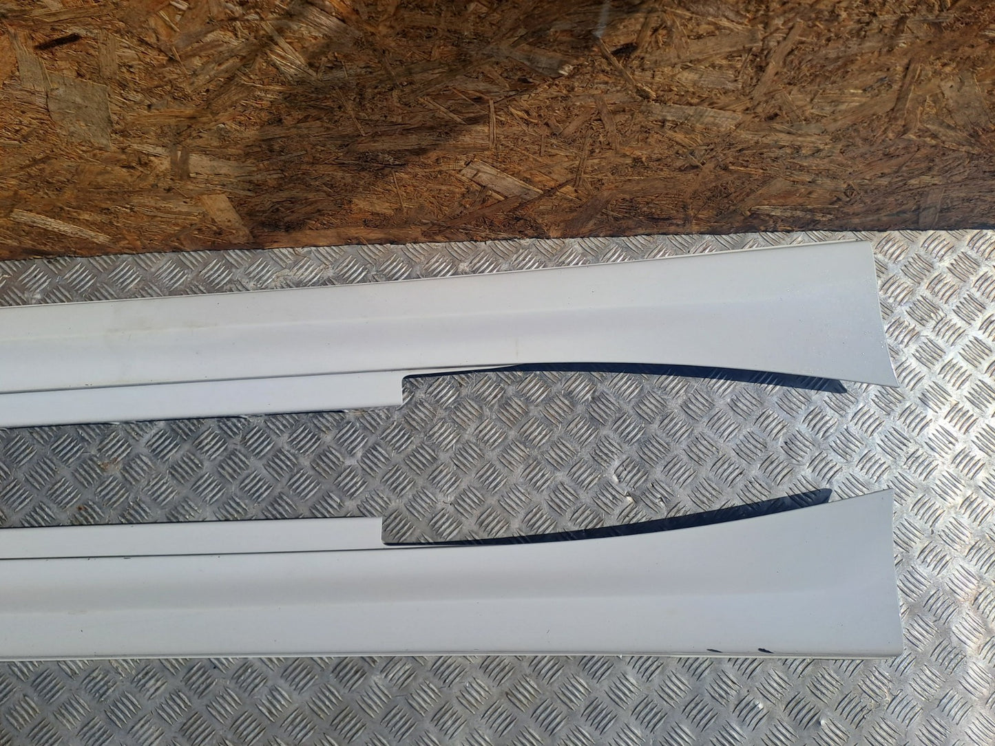 ✅BMW F21 118I M 1.6 PETROL 2015 SIDE SILL SKIRTS PAIR WHITE Warranty A298